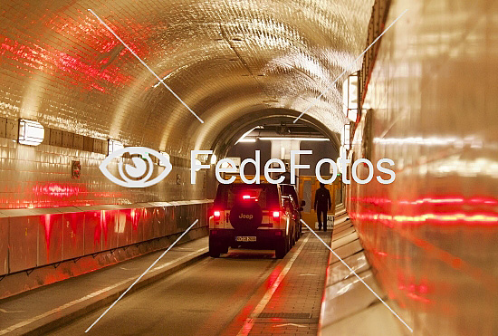 Tunnel under Hamborg havn